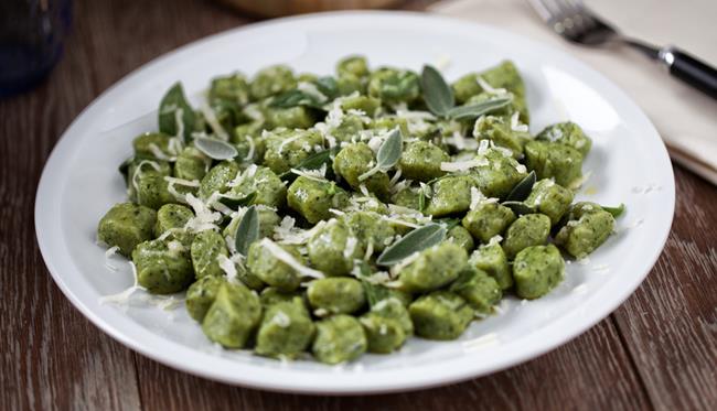 Gnocchi di spinaci: la ricetta con gli gnocchi fatti in casa Gnocchi di spinaci