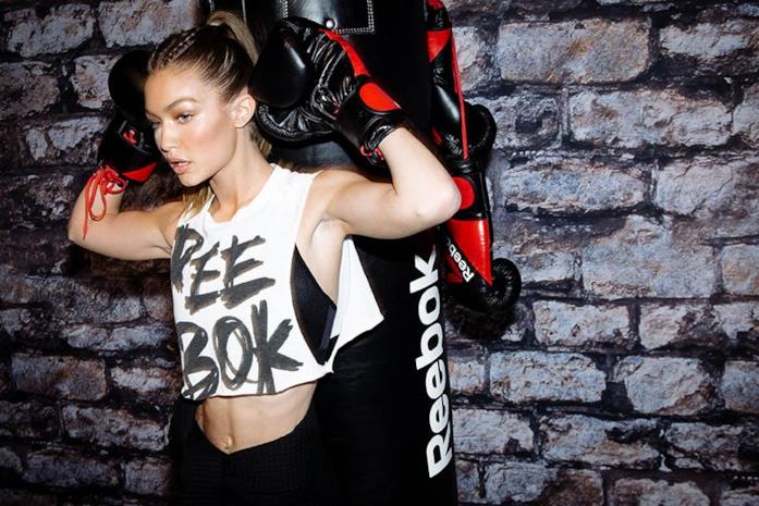 Gigi Hadid Reebok Gigi Hadid con i guantoni da boxe per Reebok