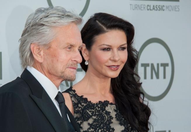 Michael Douglas e Catherine Zeta-Jones festeggiano 18 anni di matrimonio Michael Douglas e Catherine Zeta-Jones