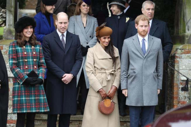 Il Principe Harry non ha ancora chiesto a William di fargli da testimone Harry e William con Kate Middleton e Meghan Markle