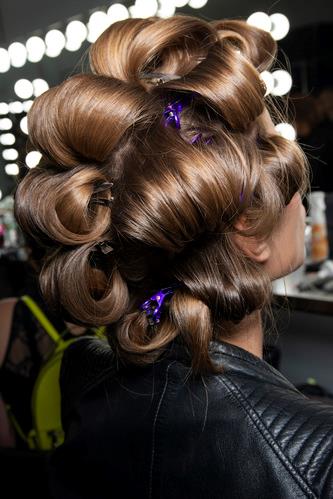 Capelli castani chiari Capelli castani con onde