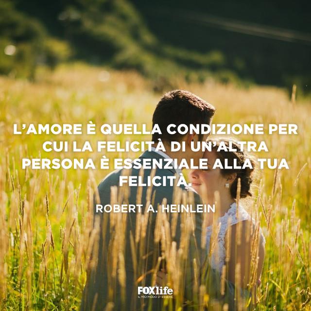 L'amore è felicità Fidanzati in un prato
