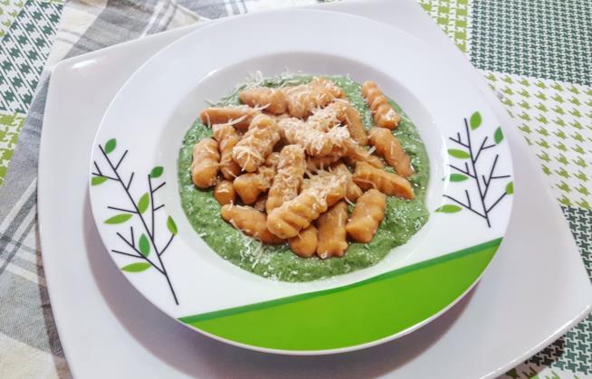 Gnocchi ceci spinaci Piatto di pasta fresca