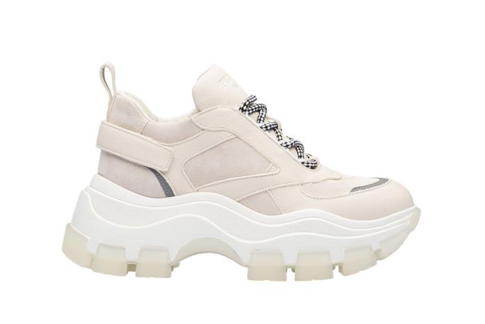Sneakers Oversize in pelle color crema Chunky Sneakers in pelle crema con logo in rilievo sulla linguetta e lacci bicolore