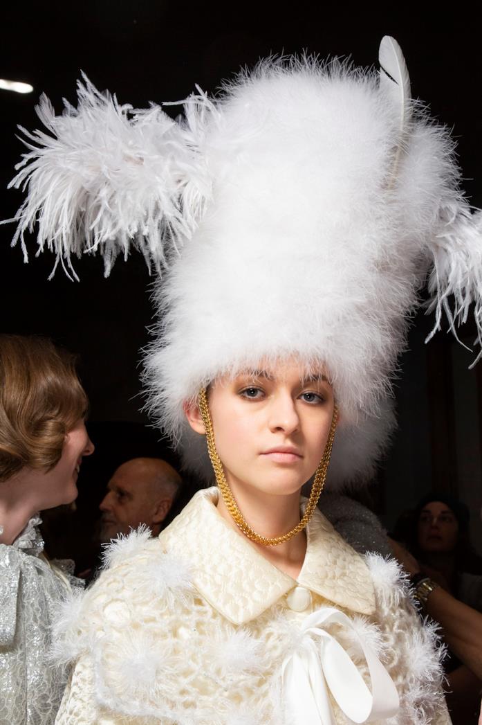Ryan Lo London Fashion Week 2019 2020 Cappello firmato Ryan Lo alla London Fashion Week 2019 2020
