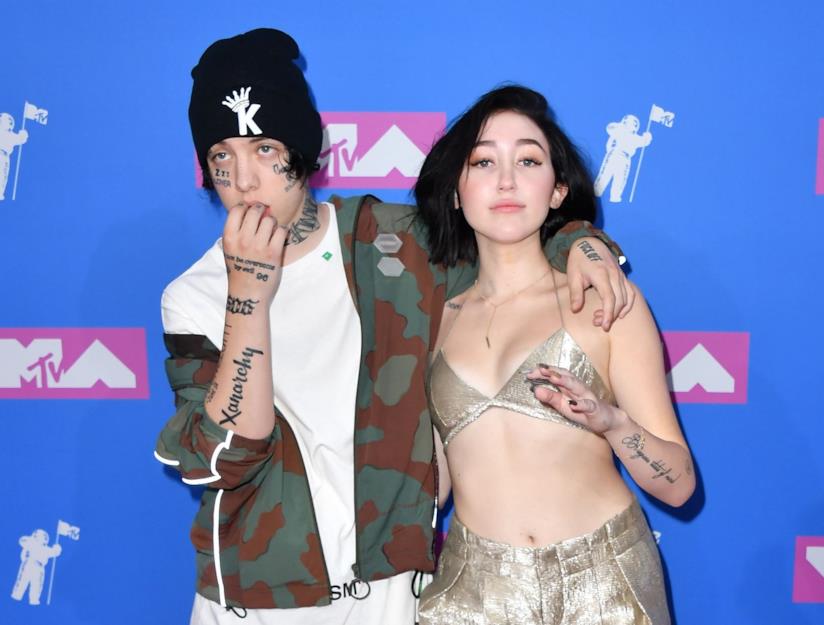 Noah Cyrus, sorella di Miley, mette in vendita le sue lacrime Noah Cyrus e Lil Xan