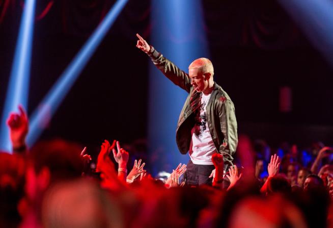 Nuovo album per Eminem Eminem durante una esibizione live
