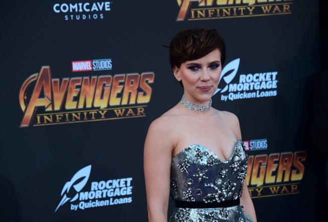 Scarlett Johansson travolta dalle critiche per il suo ruolo transgender in Rub & Tug Scarlett Johansson