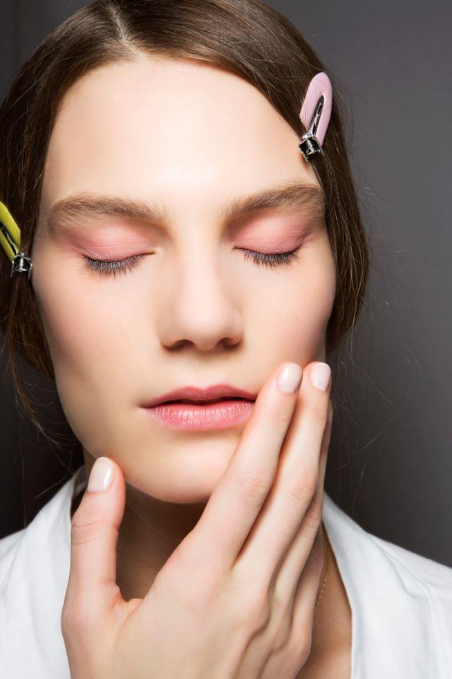 Manicure unghie tonde Limare le unghie rotonde