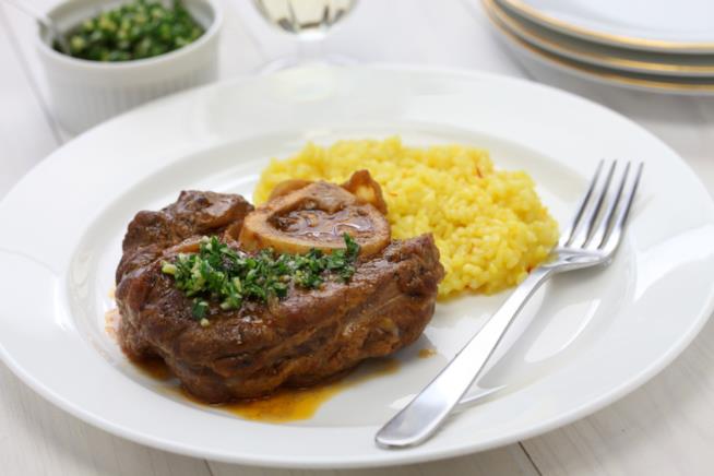 Ossobuco alla milanese con gremolada Ossobuco alla milanese
