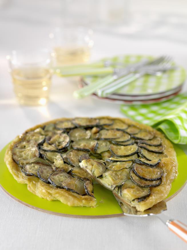 Ricetta tatin salata di zucchine profumata al basilico Tatin salata di zucchine e basilico