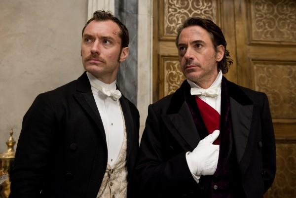 Robert Downey Jr e Jude Law in Sherlock Holmes Una scne adi Sherlock Holmes : A Game of Shadows con Jude Law e Robert Downey Jr