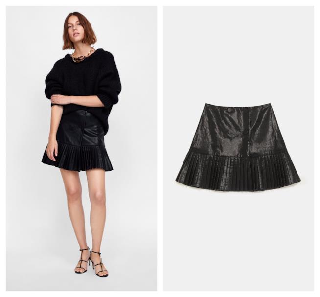 Minigonna in similpelle nera di moda per l'autunno inverno 2018-19 In similpelle nera la minigonna plissettata per l'A/I 2018-19