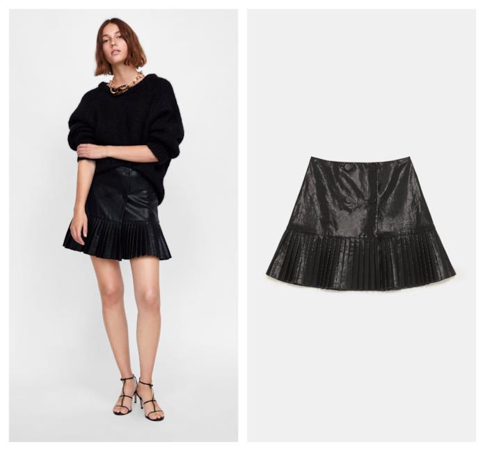 Minigonna in similpelle nera di moda per l'autunno inverno 2018-19 In similpelle nera la minigonna plissettata per l'A/I 2018-19