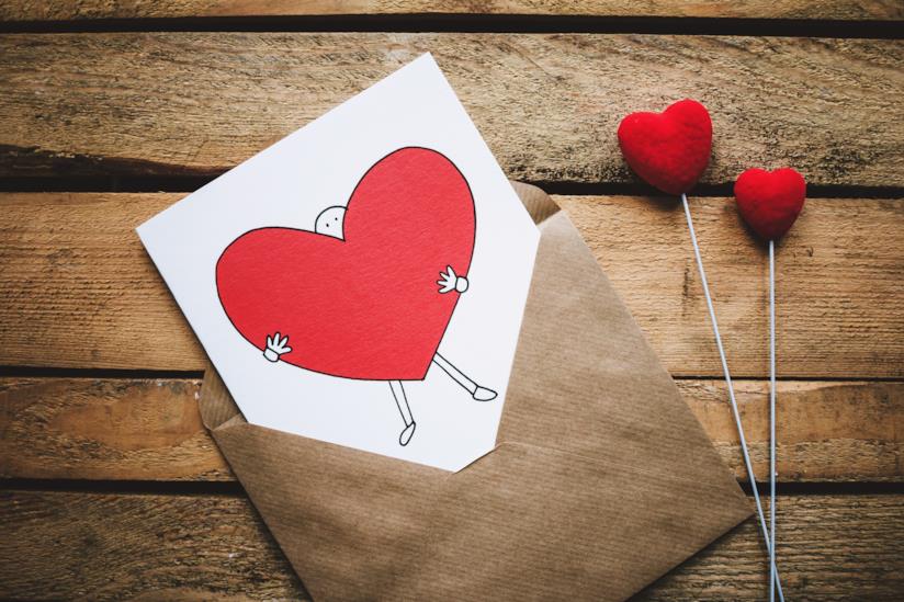 Tante idee per i biglietti di auguri di San Valentino e su come realizzarli da soli Tante idee per dei biglietti di San Valentino super-belli e consigli per realizzarli