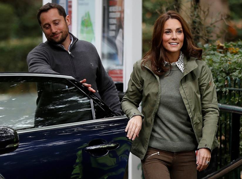 Rientro al lavoro super casual per la Duchessa Kate Middleton Kate Middleton