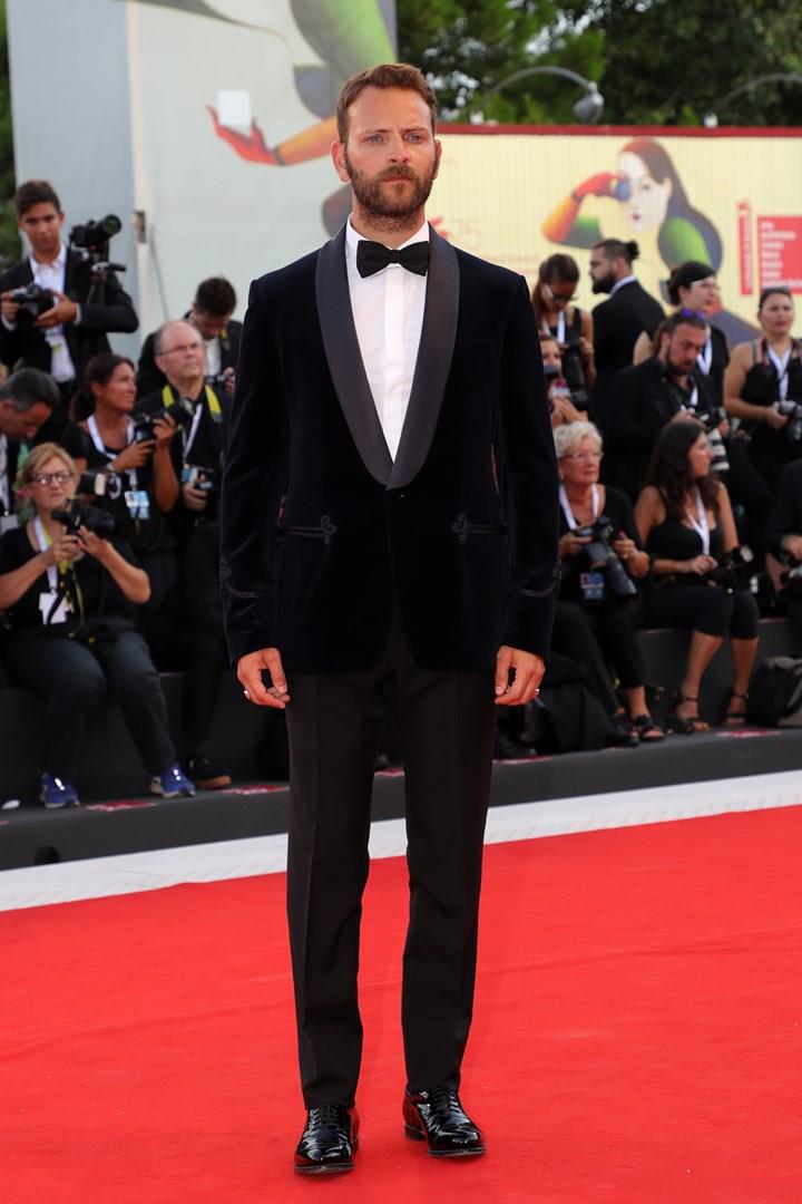 Alessandro Borghi - Venezia 75 Alessandro Borghi sul red carpet di Venezia 75