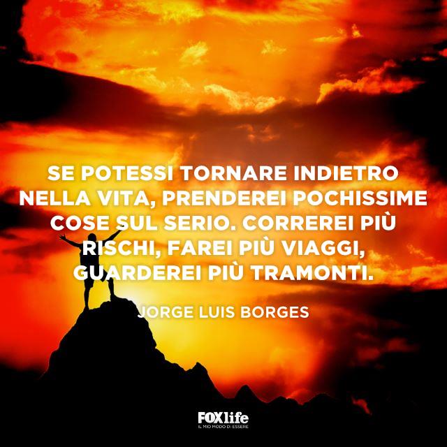 Frase Borges Uomo su un promontorio al tramonto