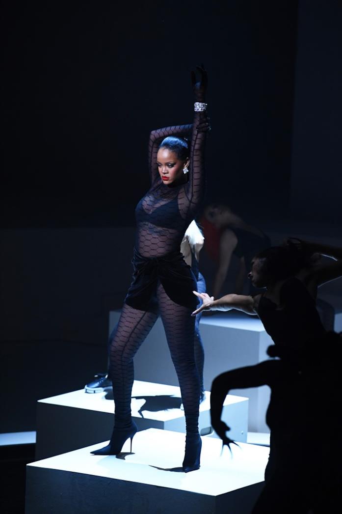 Rihanna Rihanna durante il fashion show Savage x Fenty