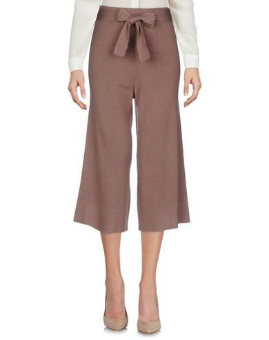 Pantaloni capri