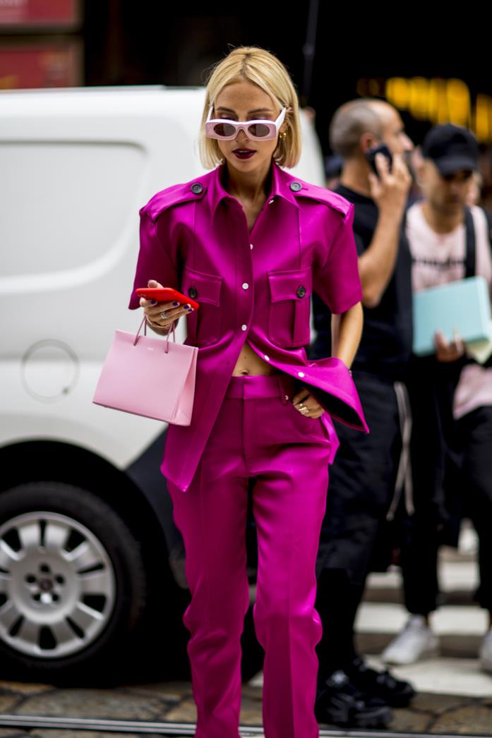 Completo fucsia Outfit fucsia dallo Street Style di Milano 2019