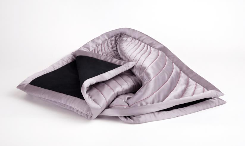 La Period Sex Blanket di Thinx La coperta del brand Thinx da usare durante il ciclo