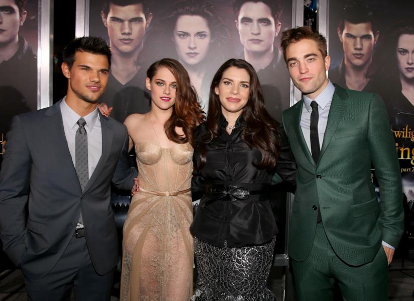 Stephenie Meyer con il cast di Twilight Stephenie Meyer, Taylor Lautner, Robert Pattinson, Kristen Stewart