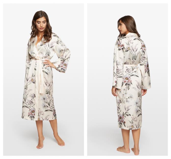Kimono con i fiori all over di moda per l'autunno 2018 Con i fiori stampati sul tessuto il kimono di tendenza autunno 2018
