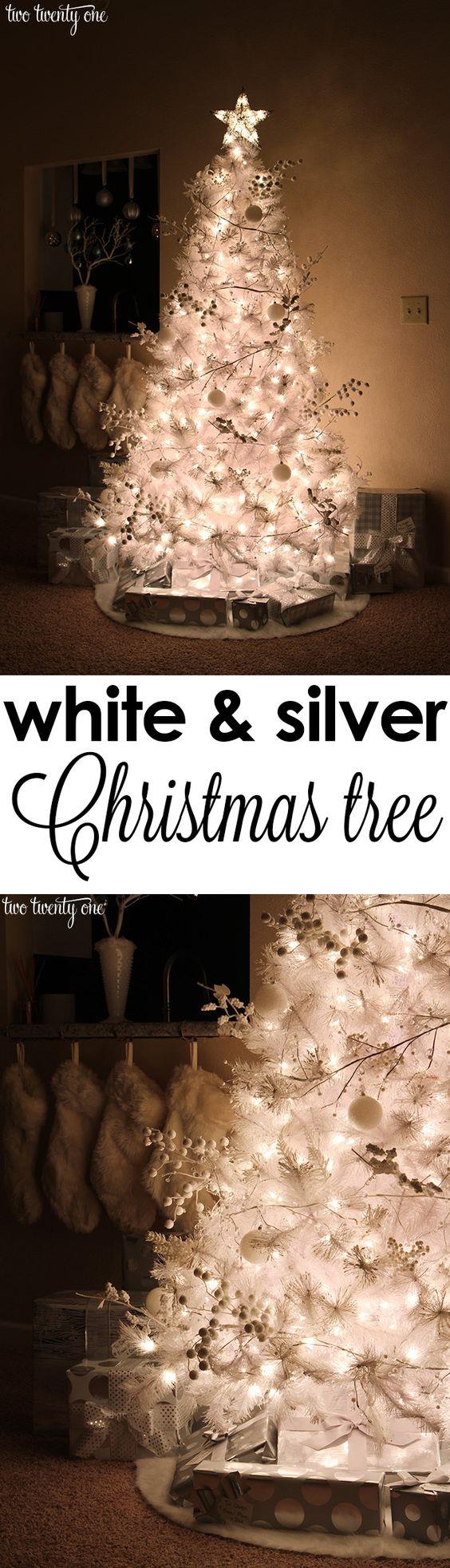 Albero bianco di Natale Albero con rametti decorativi
