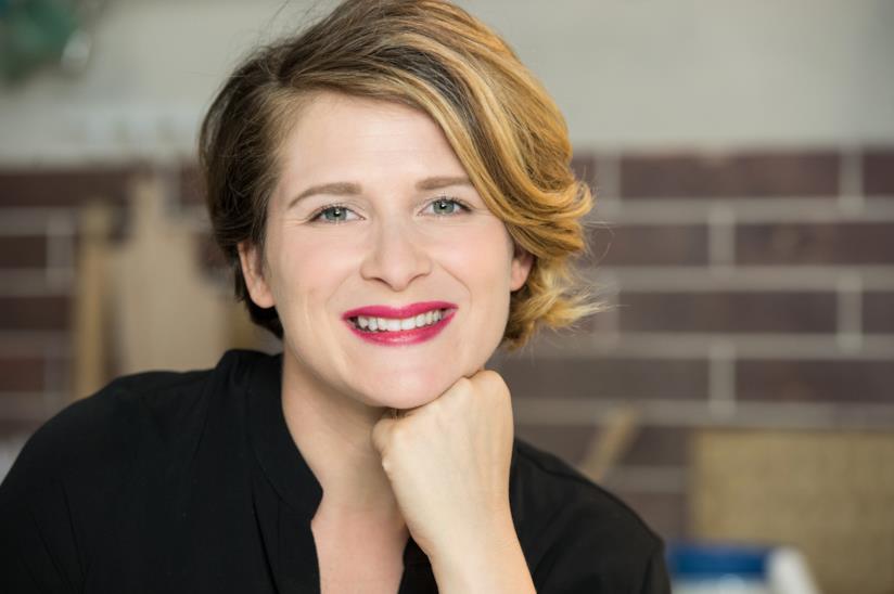 Pink Different: Alice Mangione la mamma di The Pozzolis Family debutta su FoxLife Alice Mangione, Pink Different