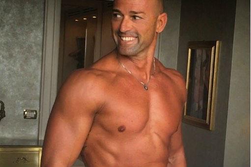Stefano Bettarini parla del figlio Niccolò e della ex Simona Ventura Stefano Bettarini ballerino