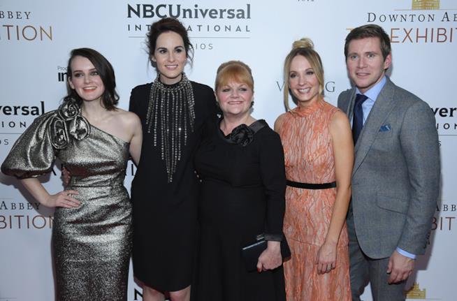 Il cast di Downton Abbey Il cast di Downton Abbey alla mostra itinerante di New York