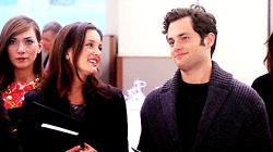 Blair e Dan Blair sorride forzata a Dan