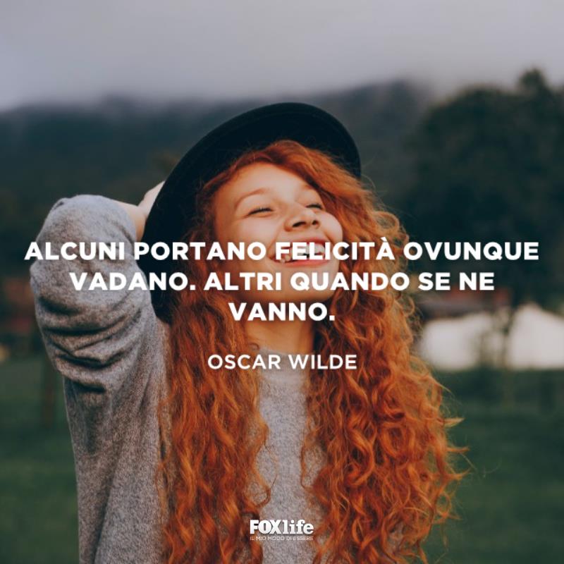 Frase Wilde Ragazza dai capelli rossi sorride
