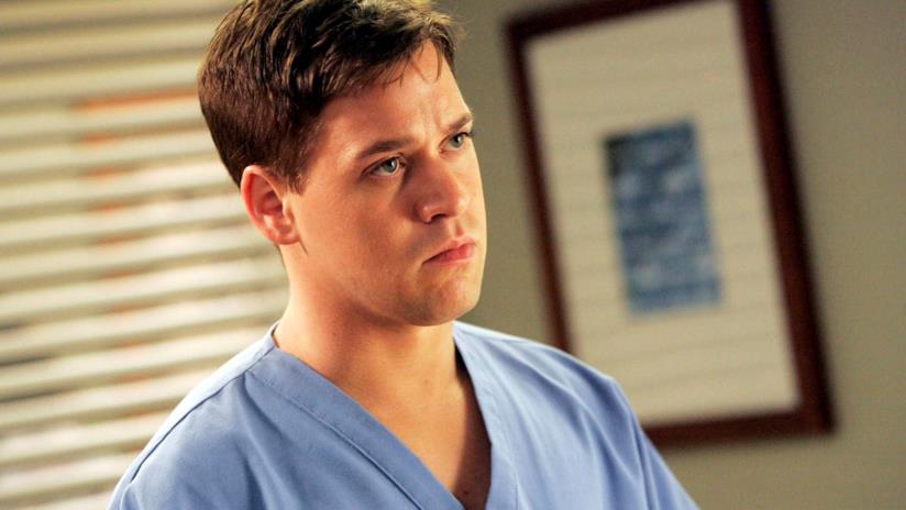 T. R. Knight dopo Grey's Anatomy e 22.11.63 è pronto per Genius su National Geographic T.R. Knight sul set di Grey's Anatomy