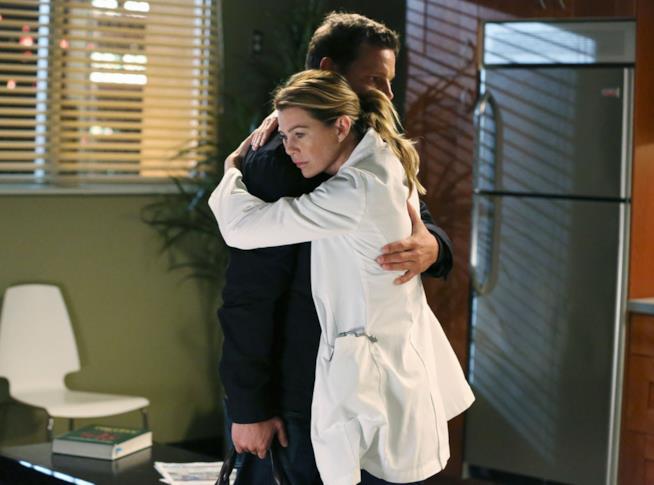 Alcune gif dei momenti più belli tra Meredith Grey e Alex Karev in Grey's Anatomy Alex e Meredith si abbracciano