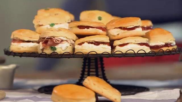 La ricetta di Giallo Zafferano per i Scones dolci e salati Scones