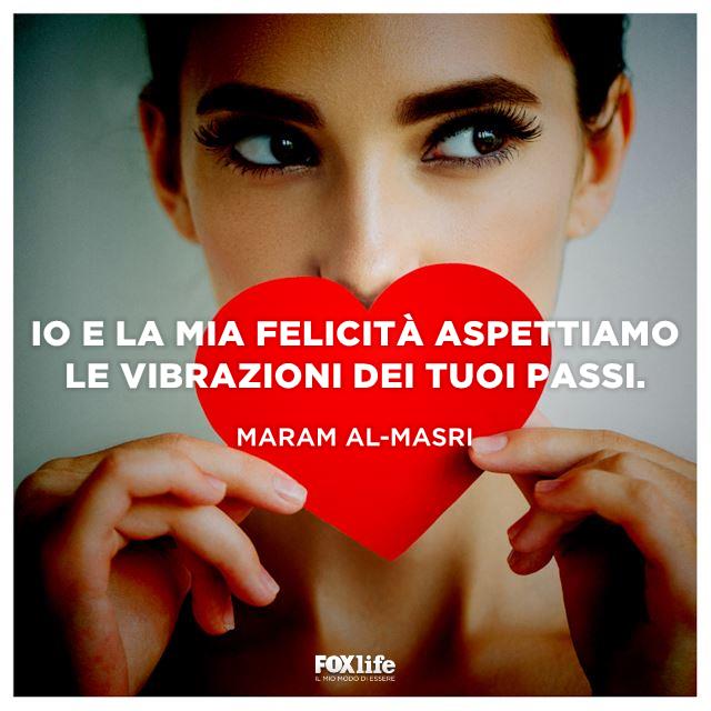 Citazione anonima Ragazza tiene in mano un cuore