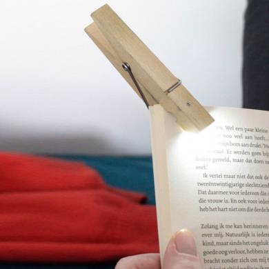 Lampadina da lettura "Molletta da bucato"
