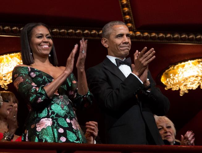 Michelle Obama e Barack Obama si scambiano gli auguri per l'anniversario di matrimonio Michelle Obama e Barack Obama