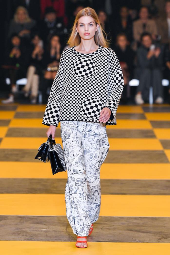 Off-white Un look della sfilata Off-white
