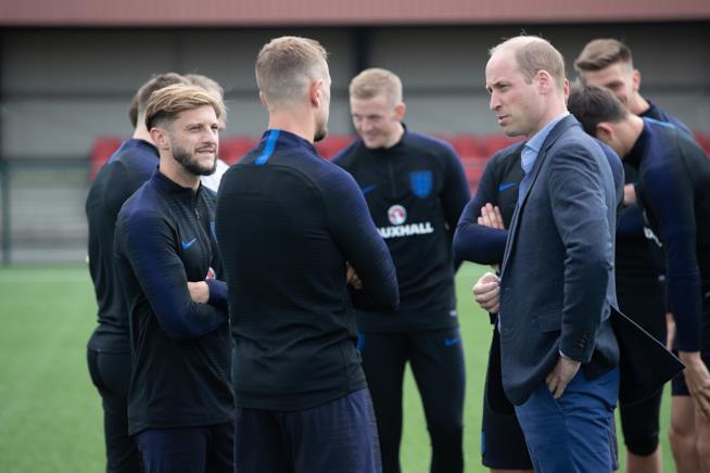 Il principe William sorprende la Nazionale inglese: blitz in ritiro Principe William e la Nazionale inglese