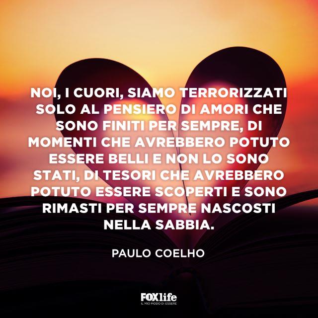 Cuori terrorizzati Libro con pagine unite a cuore