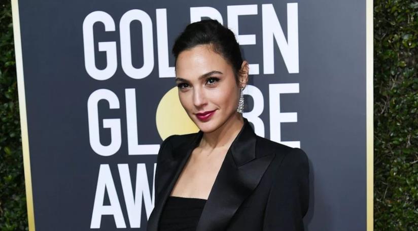 Gal Gadot ai Golden Globes 2018 Gal Gadot sostiene Time's Up