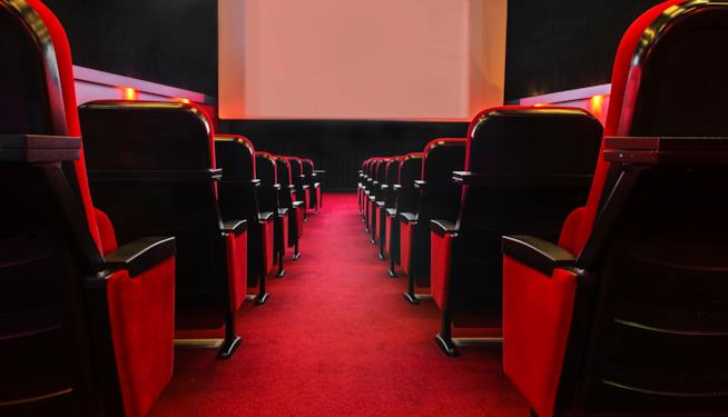 Le frasi più belle pronunciate nei film del 2017 Sala del cinema con poltrone rosse