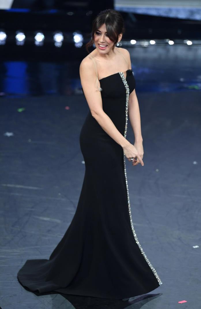 Virginia Raffaele in un long dress di Armani Privè Virginia Raffaele sfoggia un abito lungo di Armani Privè