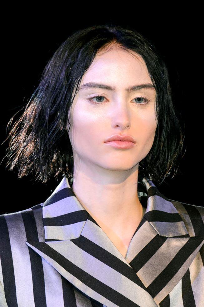 Capelli neri scuri Capelli neri