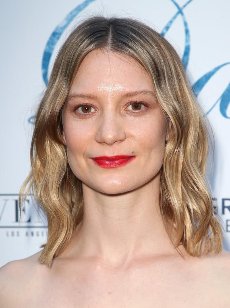 Mia Wasikowska alla premiere di Damsel L'attrice Mia Wasikowska