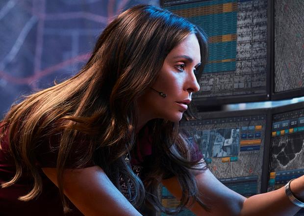 911: un'immagine promozionale di Jennifer Love Hewitt 911: un'immagine promozionale della seconda stagione