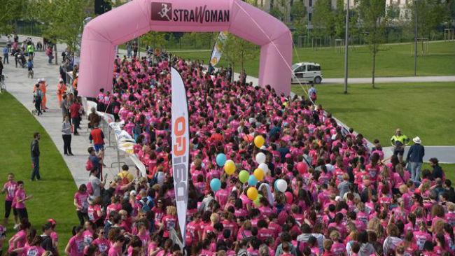 Il tour di StraWoman Un fiume rosa nel tour di StraWoman